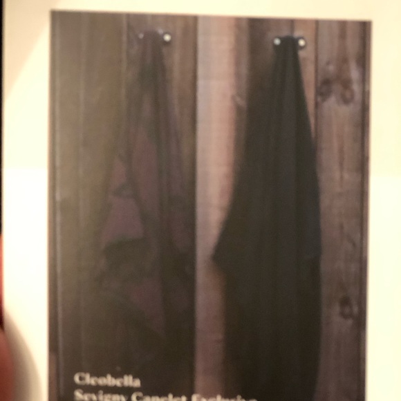 Shawl or Capelet - Picture 14 of 15